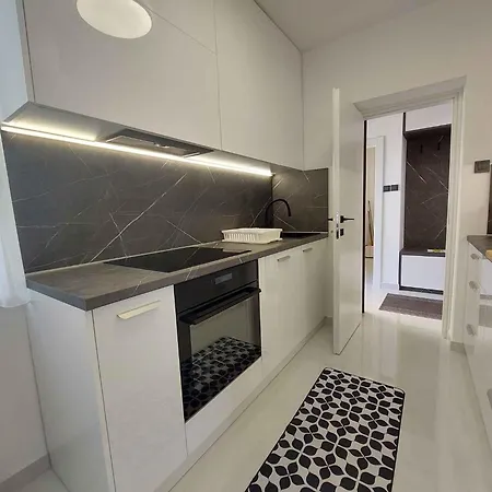 Apartment In 50 Malinska