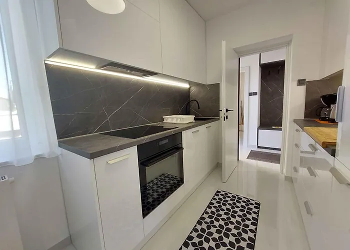 Apartament In 50 Malinska
