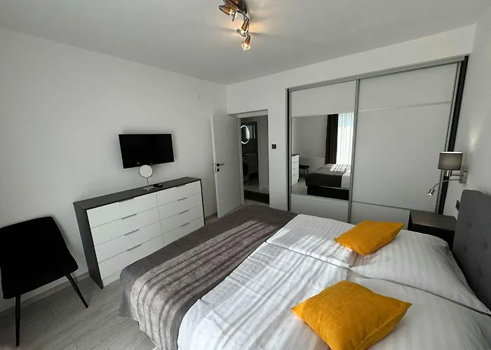 Apartament In 50 *